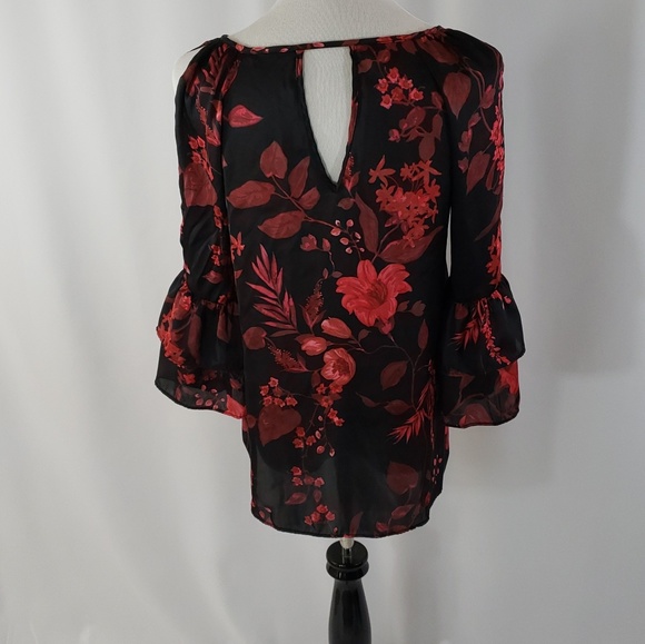 by & by Tops - 🎄by & by floral top🎄 red and black cold shoulder